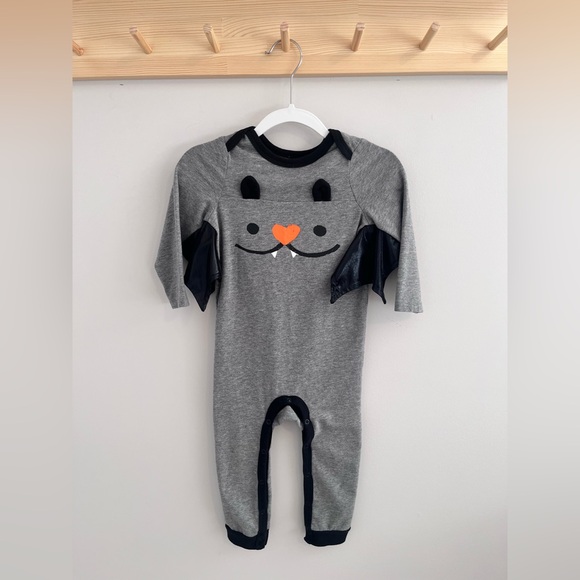 Cat & Jack Other - Cat & Jack Toddler 18mo Halloween Vampire Bat One Piece Romper Like New